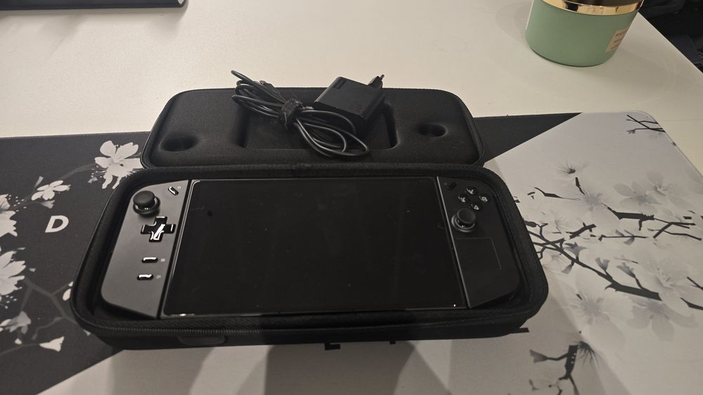 Lenovo Legion Go – bardzo dobry stan + etui + ładowarka (bez gwarancji