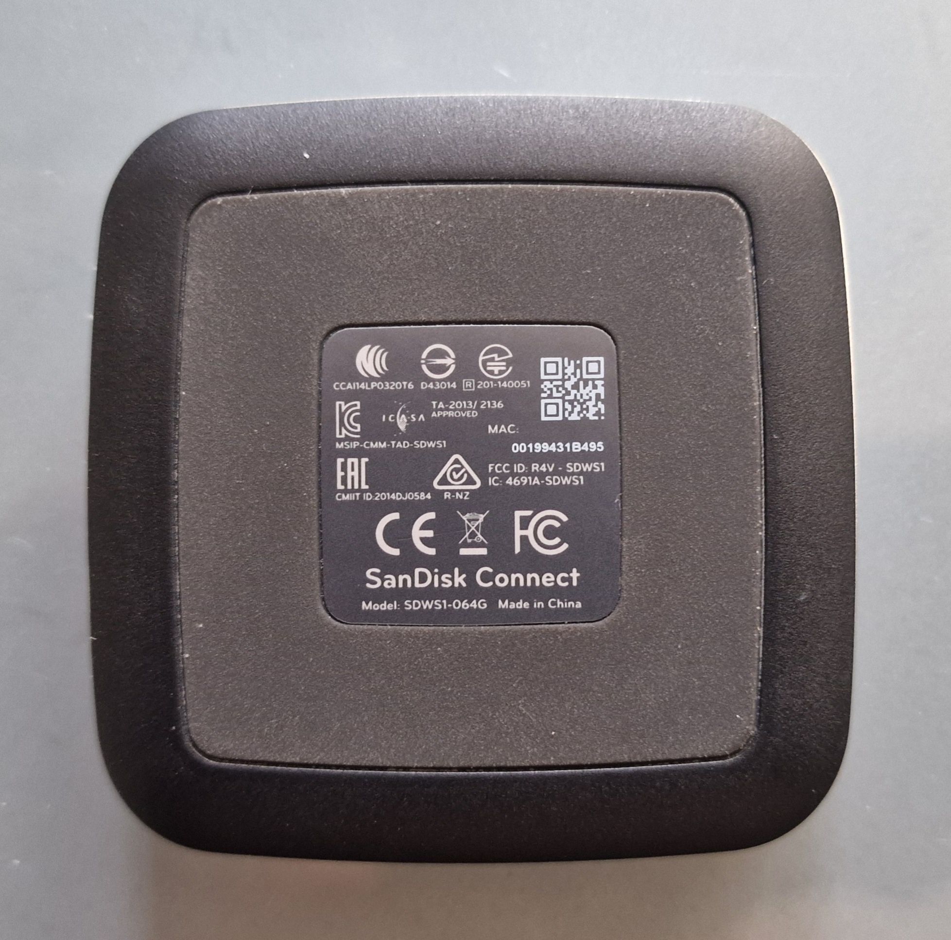 SanDisk Connect 64GB/32GB