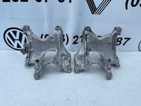 Кронштейн передней балки підрамника  Audi a4 b9 8W0399296E  8W0399295E