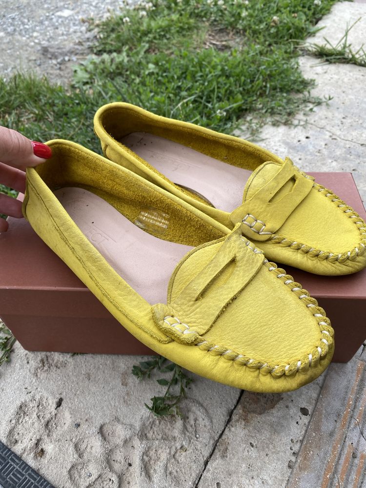Мʼякі шкіряні мокасини