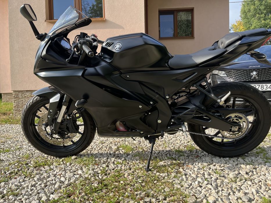 Yamaha yzf r 125 Tech Black niski przebieg ABS kontrola trakcji
