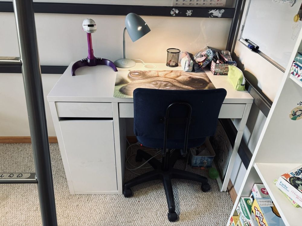 Łóżko piętrowe IKEA TUFFING 90x200 + biurko IKEA MICKE 105x50 GRATIS