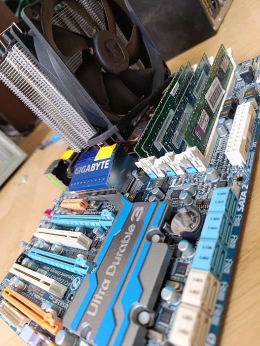 Płyta Gigabyte EX58-UD5 + xeon 6 rdzeni + 8GB ram + chłodzenie