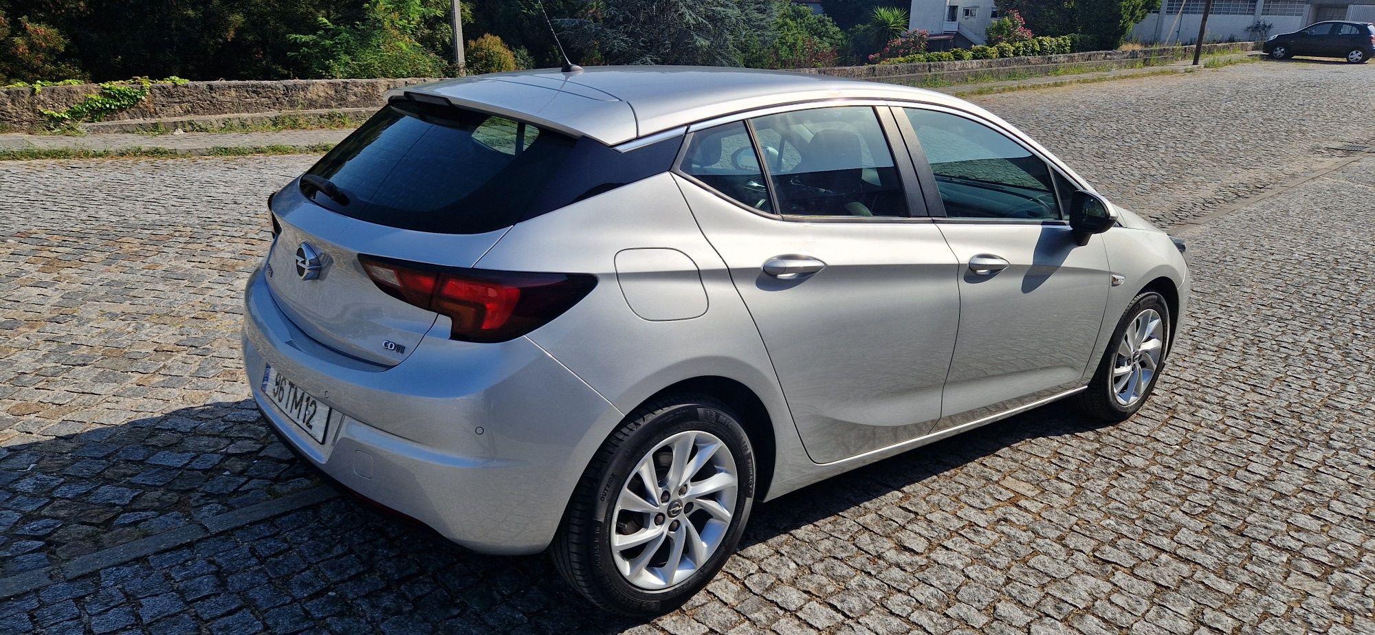 Opel Astra impecável poucos Kms