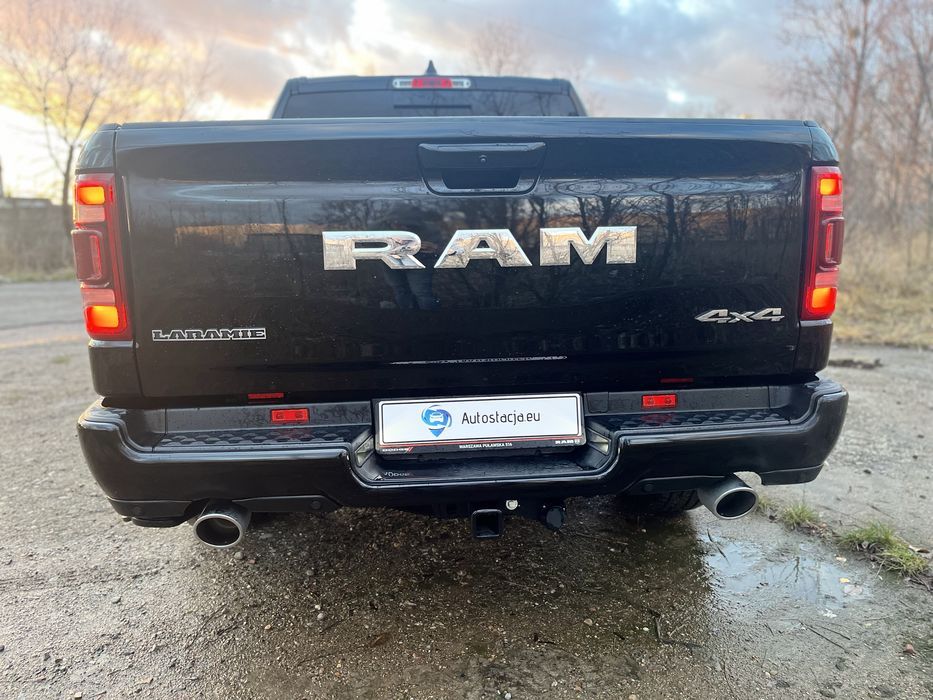 DODGE RAM 1500 LARAME 4X4 wynajem z wykupem w kwocie od 7290zł BEZ BIK