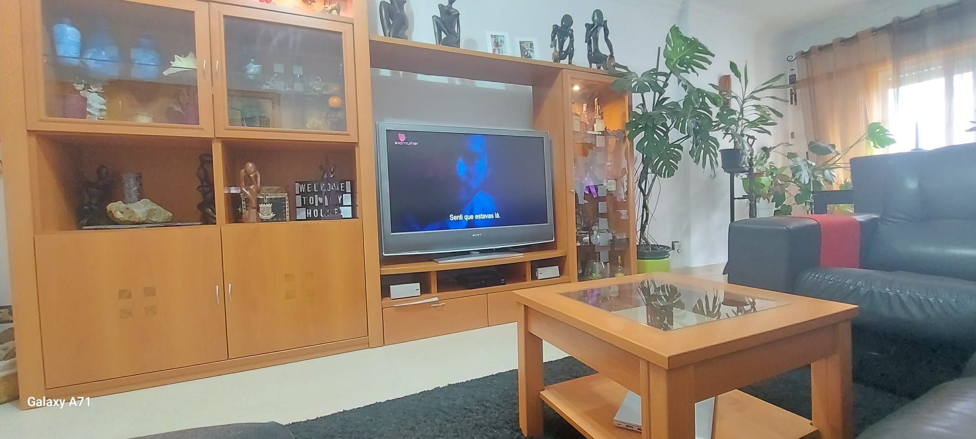 Móvel + Mesa de centro em Pinho