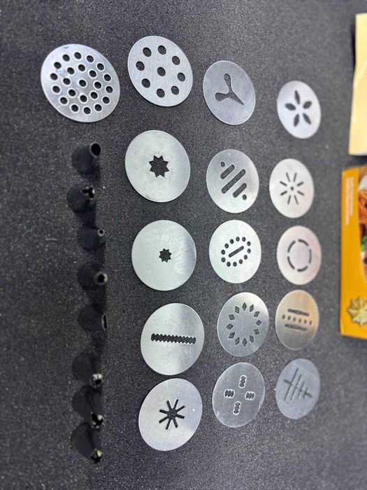 Кондитерський прес-шприц з насадками для печива та тістечок