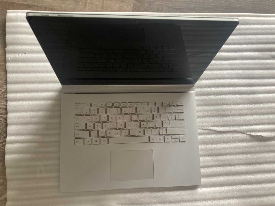 Планшет Microsoft Surface Book 2 15 i7,16GB,512GB,GTX 1060 Windows PRO