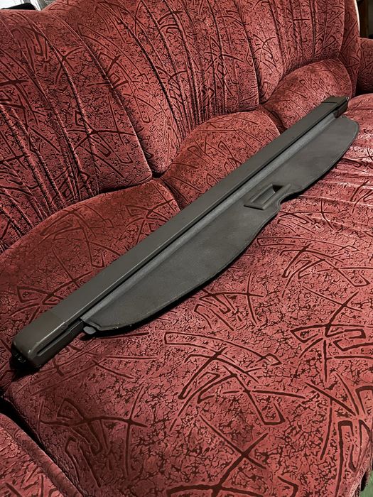 Шторка, ролета багажника