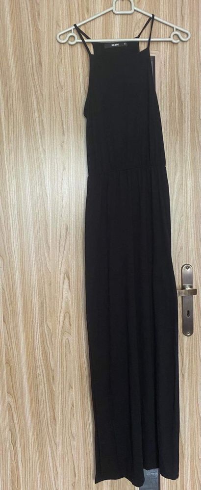 Czarna sukienka maxi bik bok XS