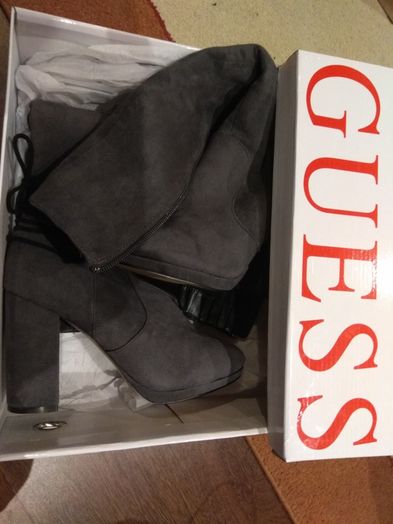 Botas Guess 37 cinza