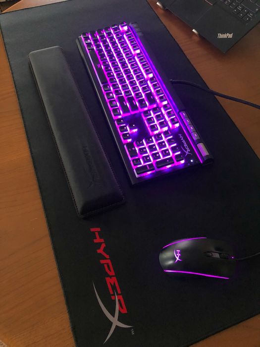 Conjunto HyperX Teclado + Rato + Tapete + Apoio