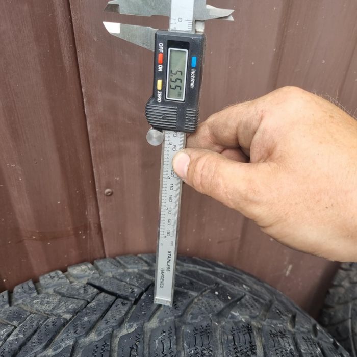 Sprzedam felgi aluminiowe z oponami – Skoda, rozmiar 16”