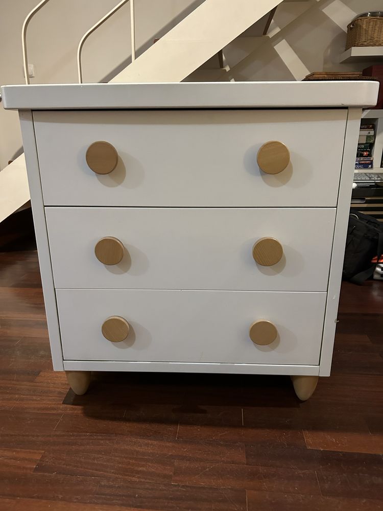 Cómoda ikea mammut branca