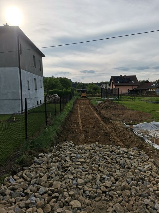 Wyburzenia wymiany gruntu utwardzenia podjazdow koparka minikoparka