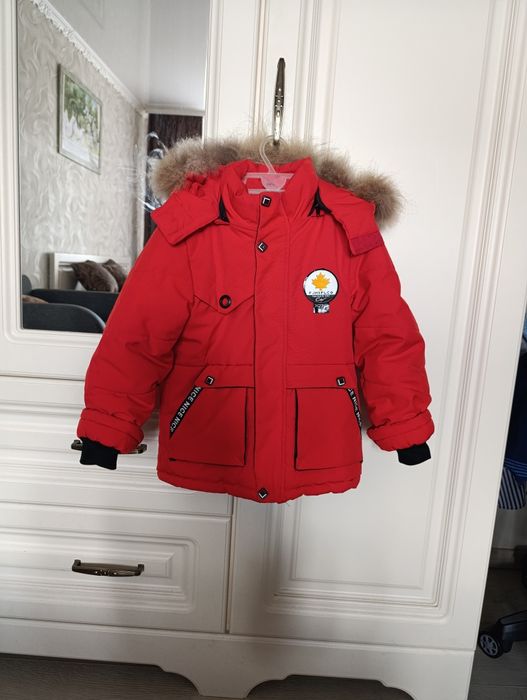 Зимова куртка на хлопчика на 3-4 роки