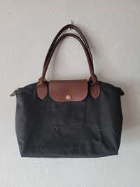 Czarna mala torebka shopper longchamp