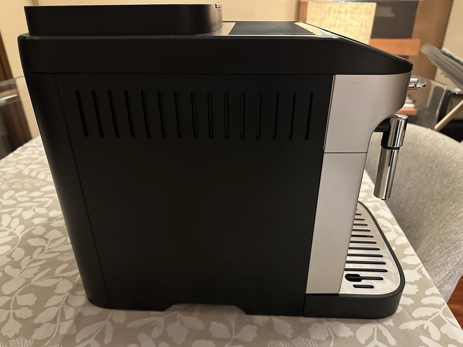 Máquina de Café De’Longhi Magnifica Evo