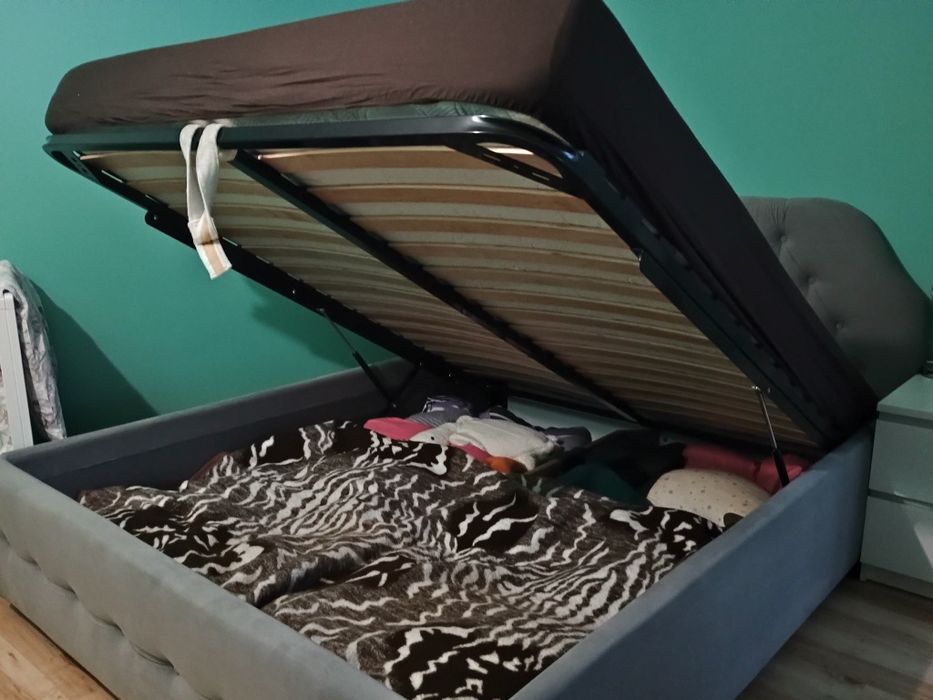 Łóżko tapicerowane