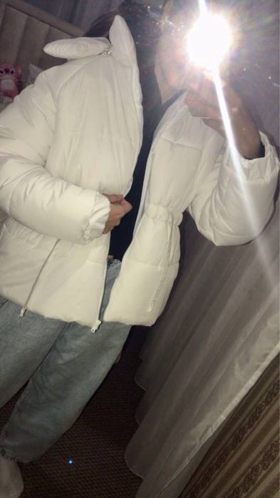 Зимова курточка біла