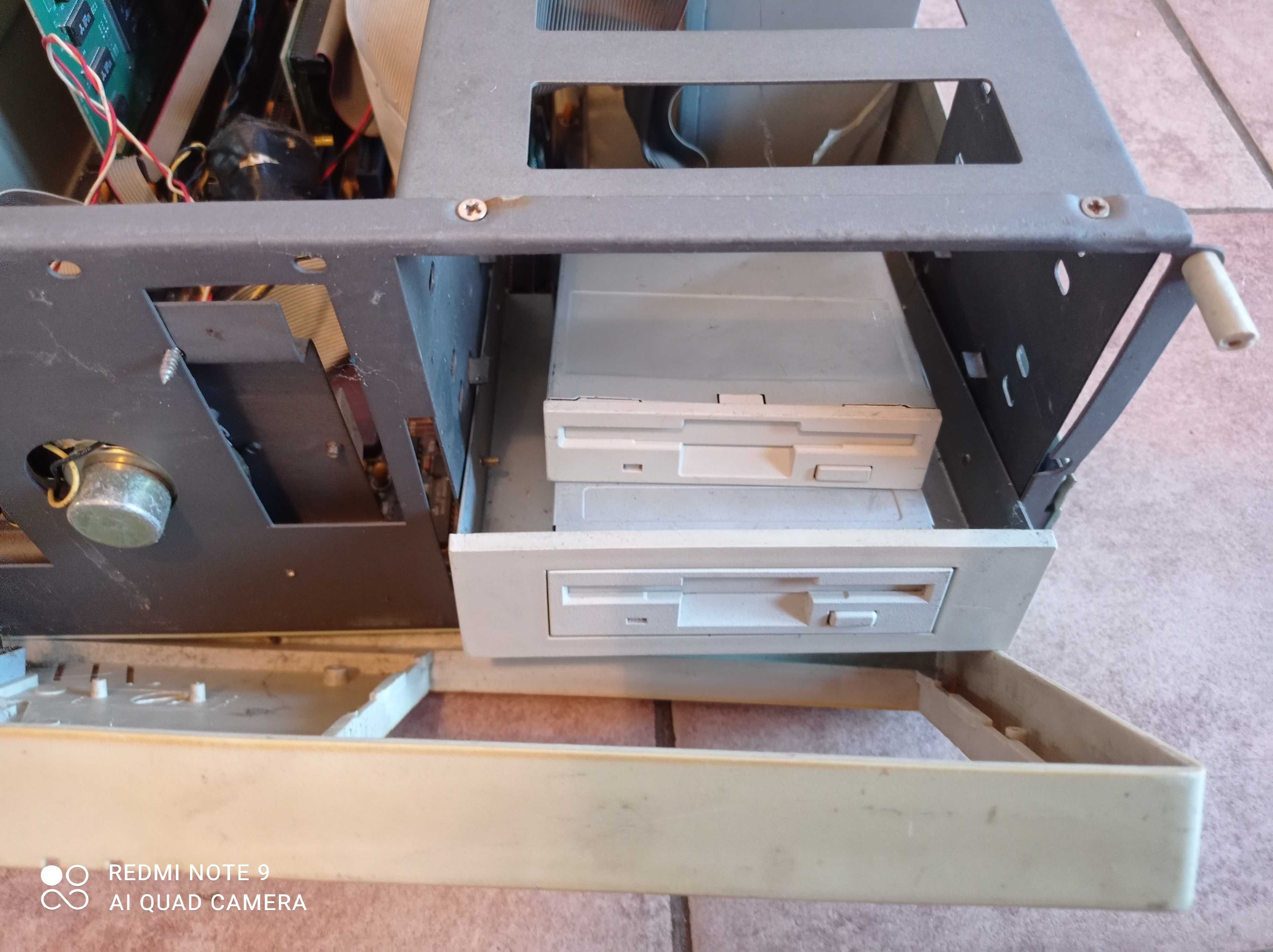 Retro PC, desktop, AMD 386DX40 z koprocesorem HT387. Zabytek 30 letni.