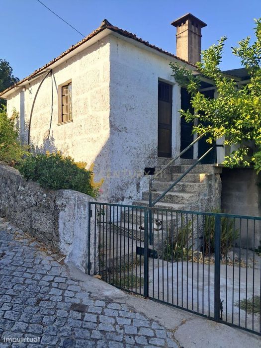 Moradia para recuperação - Centro de Vila Meã