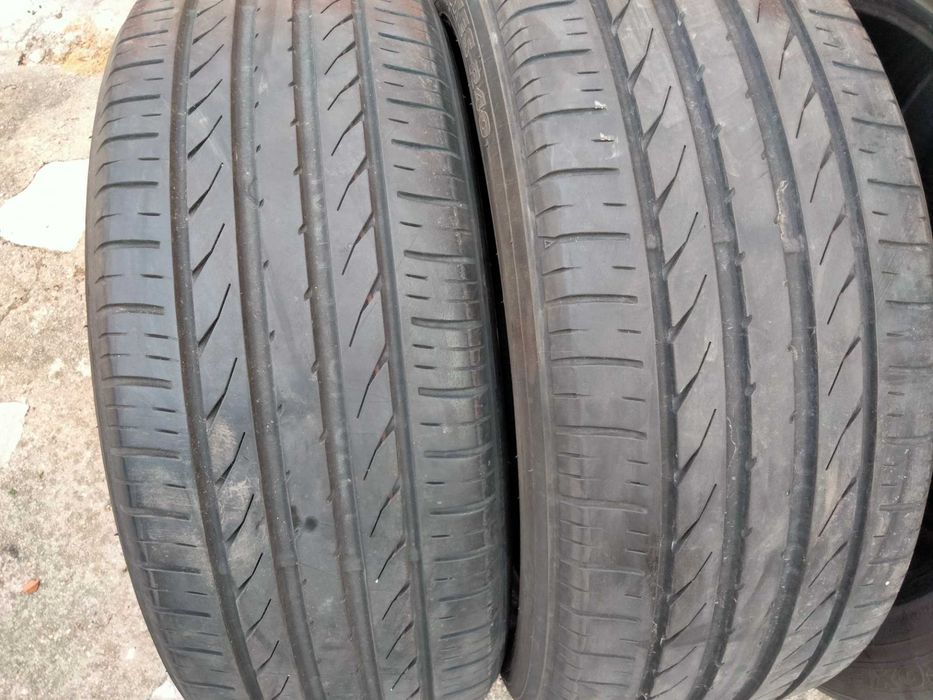 215 50R18 da Toyo