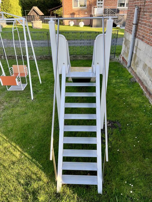 Plac zabaw, zjeżdżalnia, huśtawka