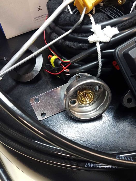 ГБО 4 покоління. Повний комплект. Балон, редуктор, форсунки, блок