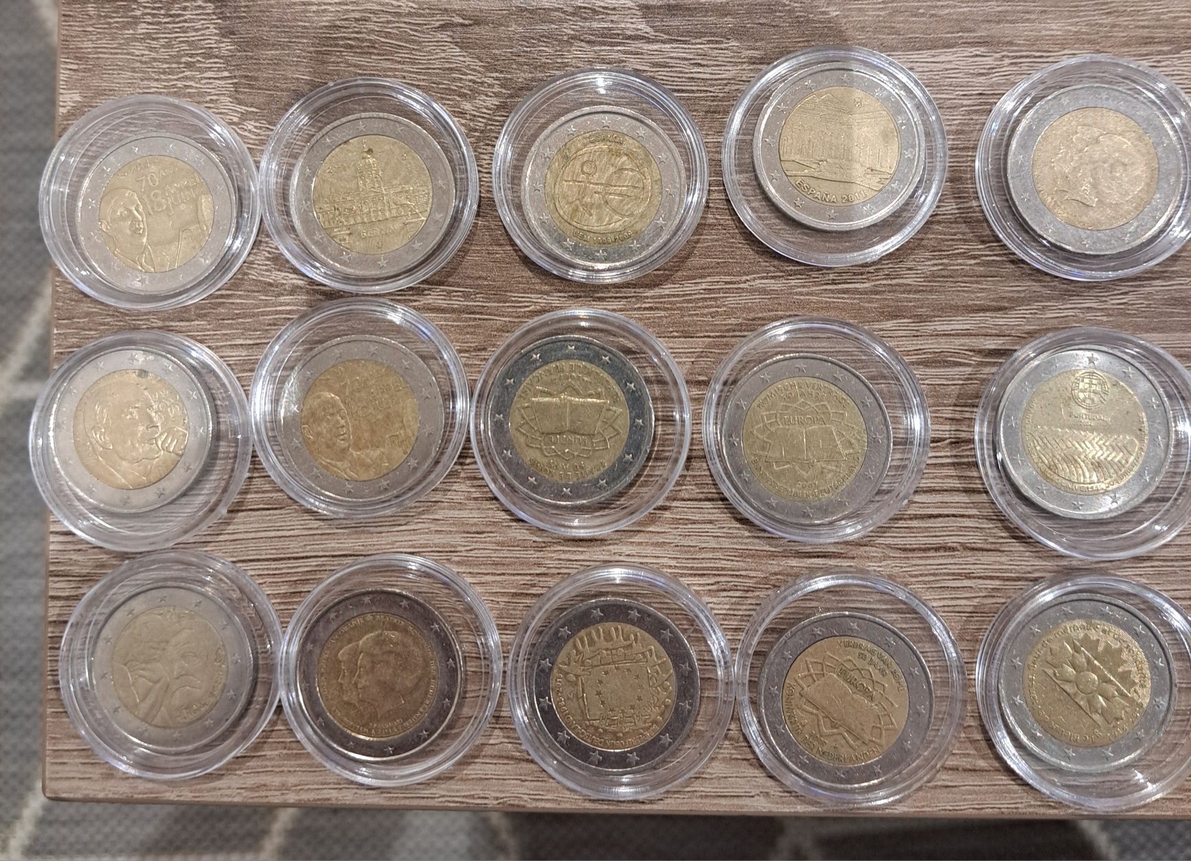 Troca moedas comemorativas 2€