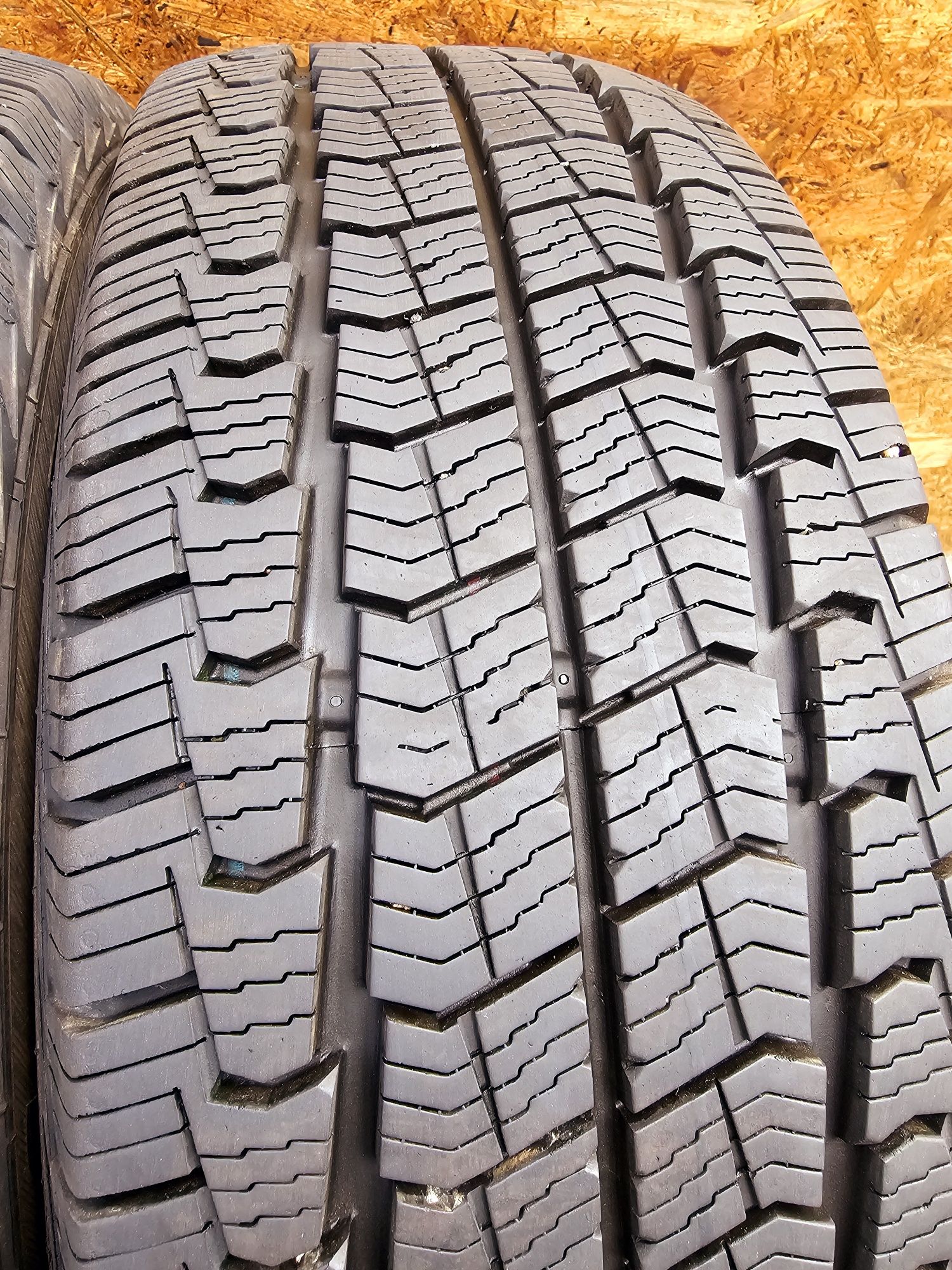 Idealne!!  8,5mm. 215/65 r16C Platin RP700 VAN All Season. 2023rok!