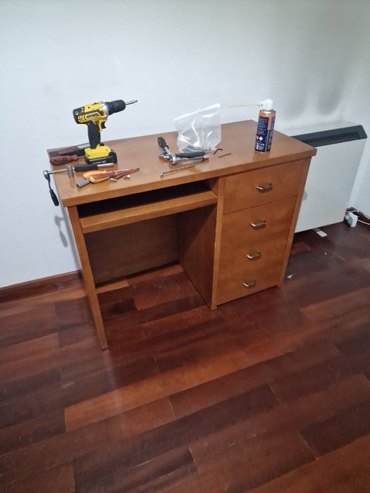 Secretaria de Madeira Maciça
