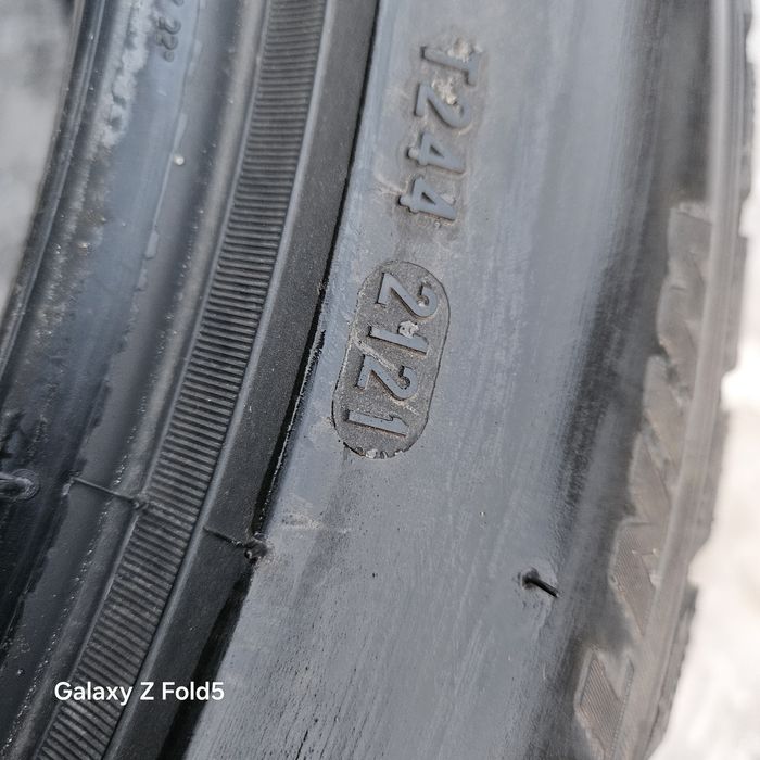 2x Opony zimowe 255/45/19 104V Pirelli Sottozero 3, bieżnik 8mm, 2021r