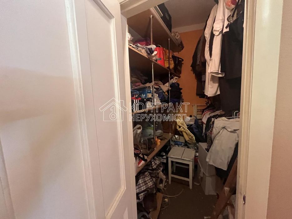 ТЕРМІНОВО! Продам велику 4-кім кв в центрі недалеко Нікольського