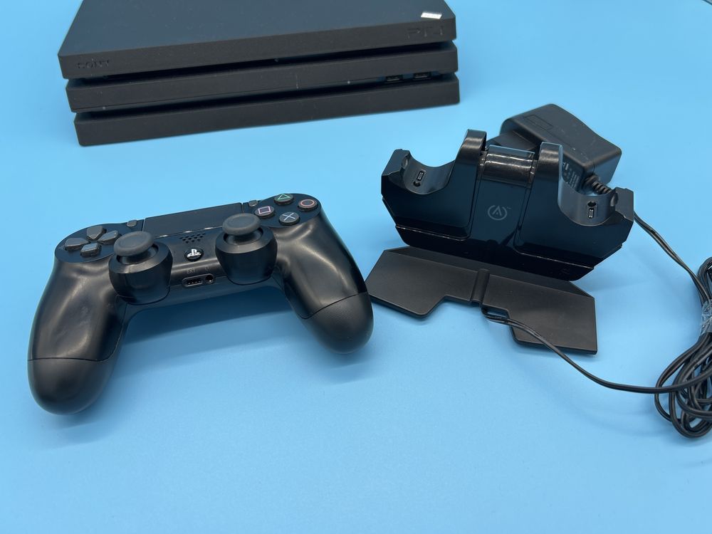 #1220 playstation 4 1Tb cuh-7016B plomby pad komtroler ładowarka zct2E