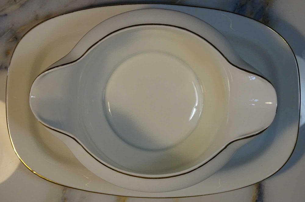 Przedwojenna porcelana Giesche (Katowice): elegancka sosjerka.