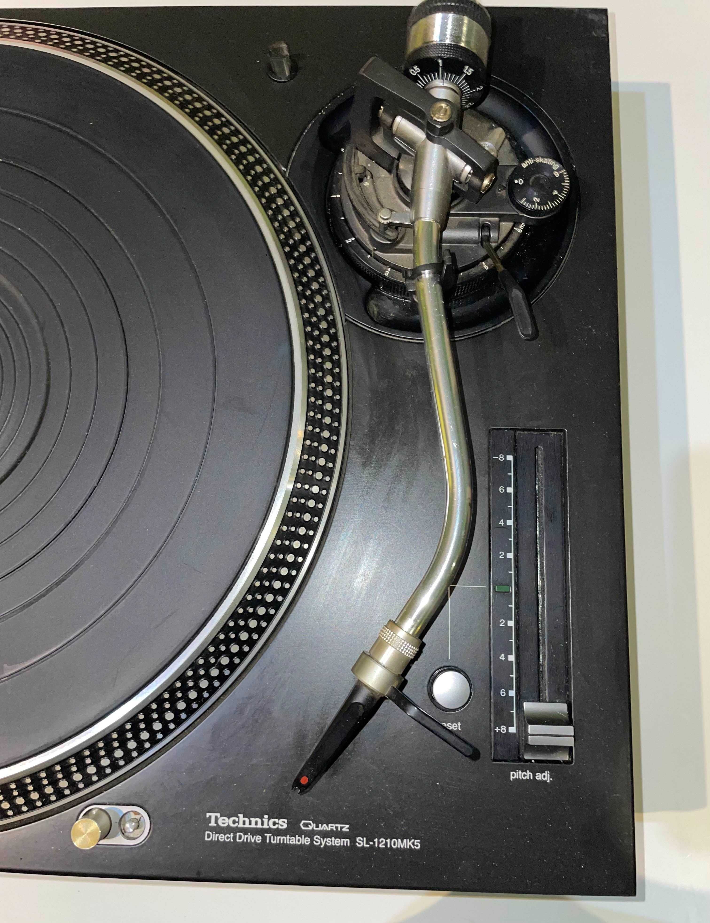 Technics Quartz Direct Drive Turntable System SL-1210MK5