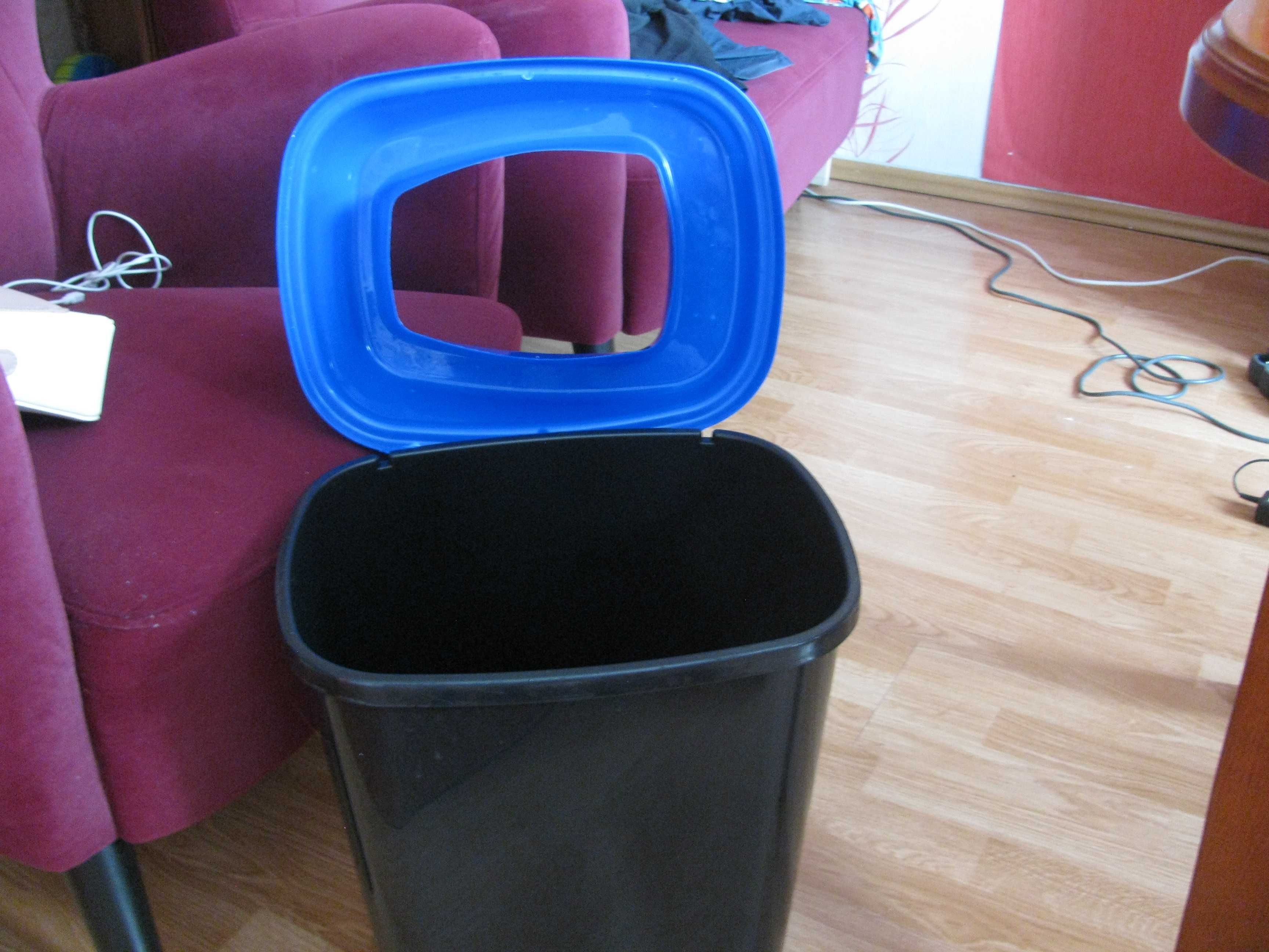 pojemnik plastikowy na śmieci