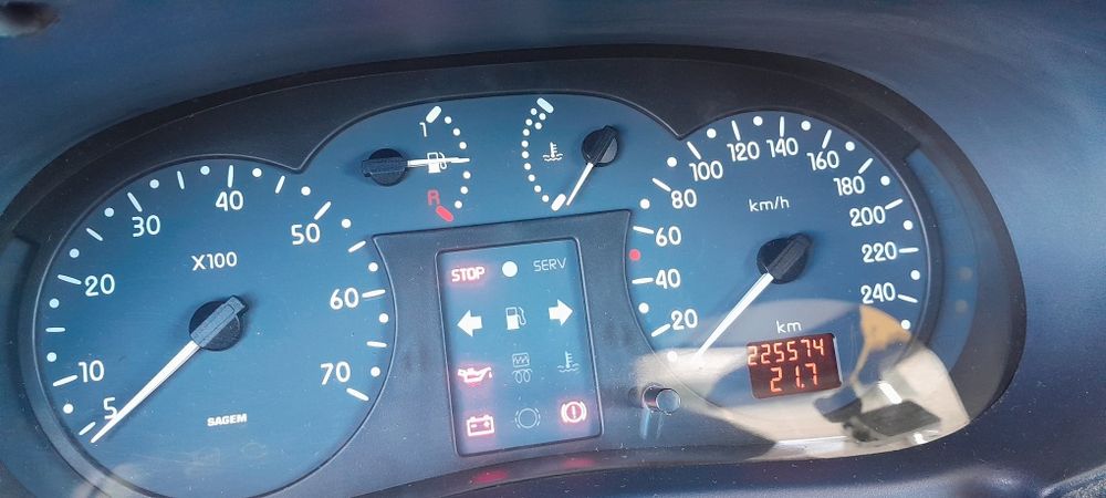 Renault Clio II 1.2 – Ano 2001 | Econômico