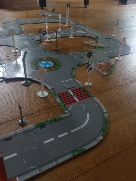Drogowe puzzle + znaki drogowe