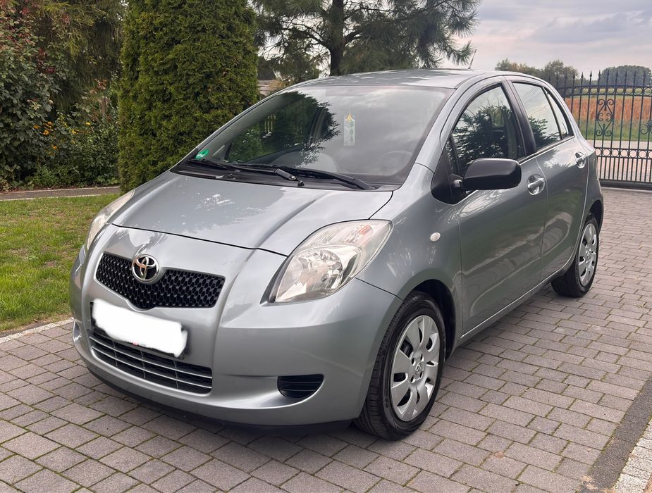 Toyota Yaris 1.3 VVTi 87 KM-Klimatyzacja-132 000 KM-5 drzwi