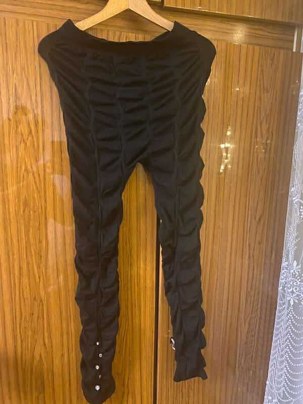 Leginsy damskie z cekinami (czarny kolor)