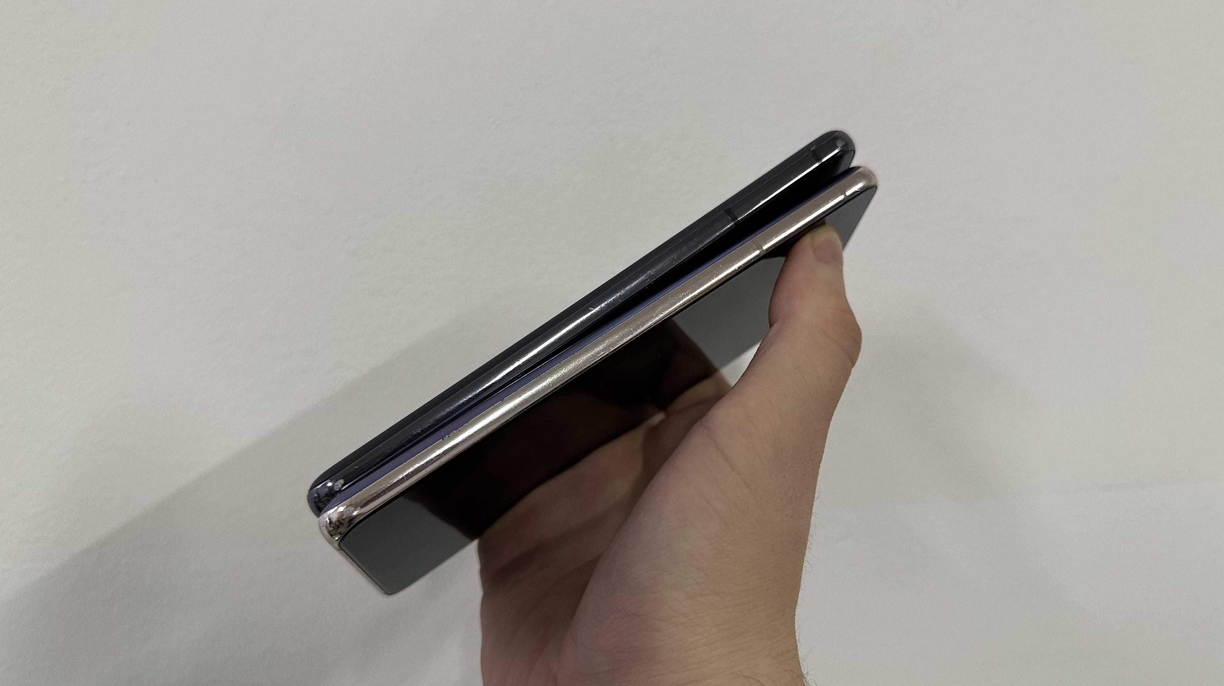 Магазин USED Samsung Galaxy S21 128GB Gray/Violet Оплата частинами 0%!