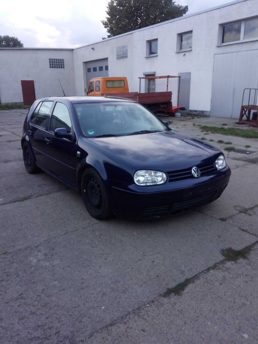 VW GOLF -   2000R-2,3- V5 - Full   -  Tanio
