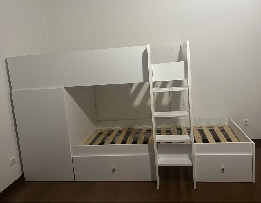 Beliche com roupeiro e gavetas