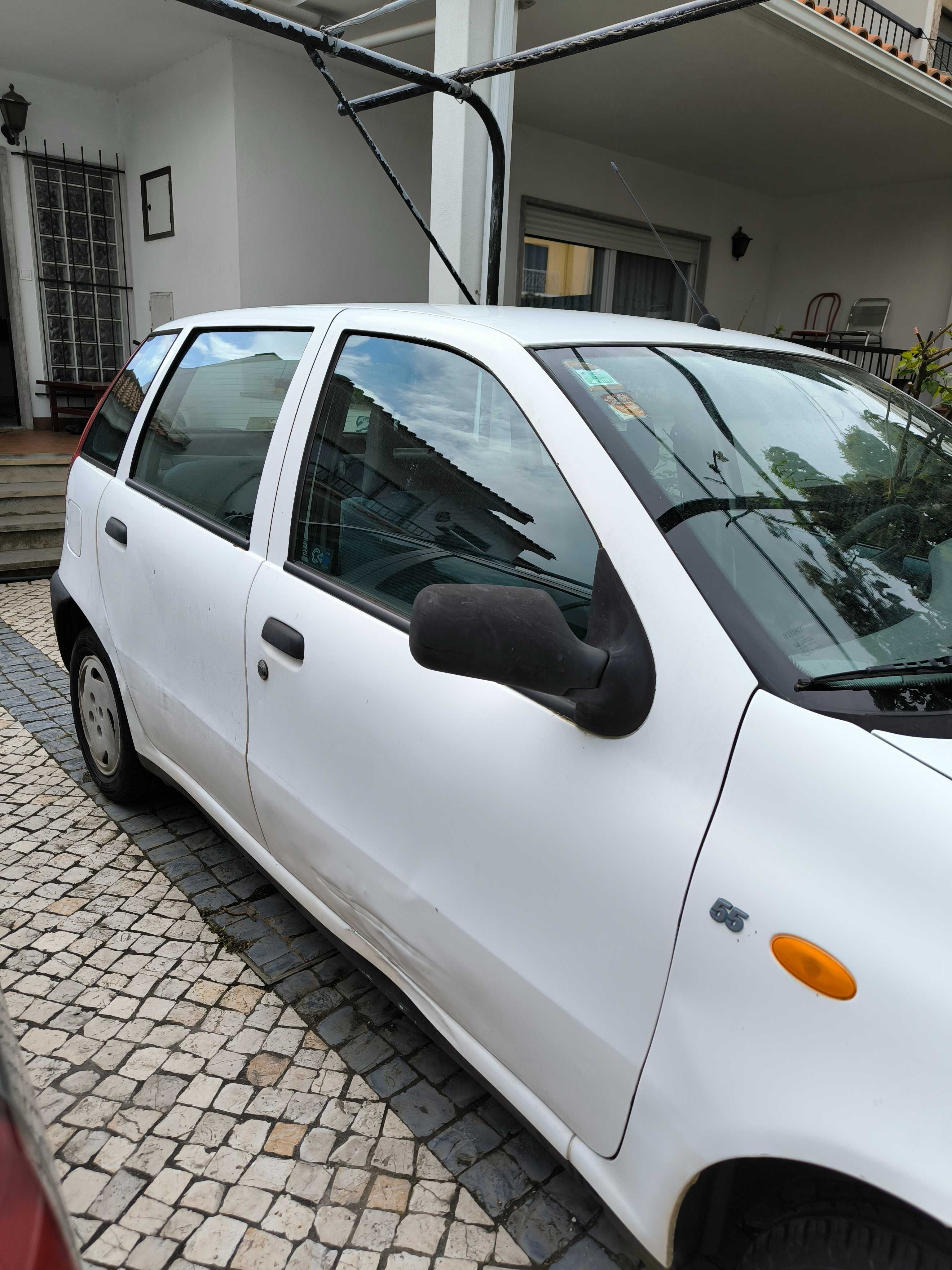 Queres comprar um elétrico? Este Fiat Punto S 55 ajuda-te a pagar!