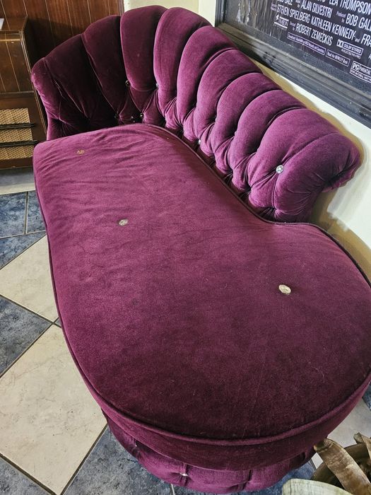 Sofa vintage em veludo