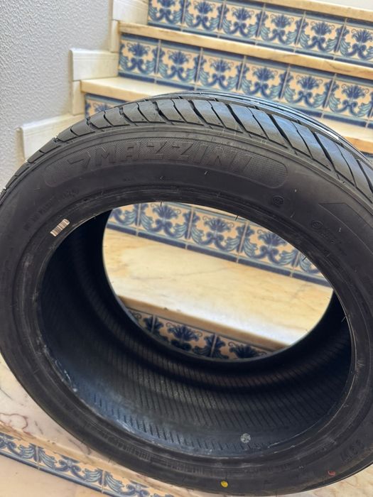 Pneus 245/45/17 Mazzini