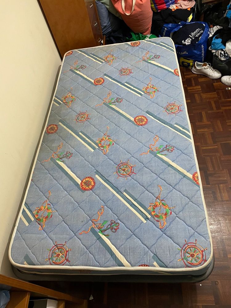 Vendo cama corpo e meio