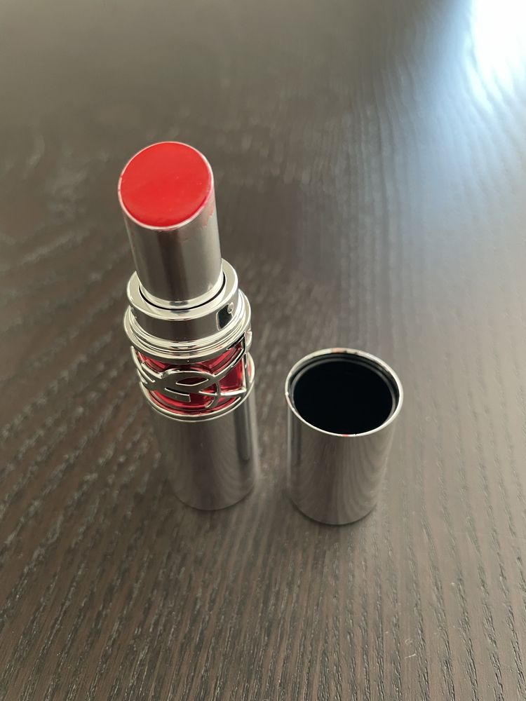 Batom YSL Candy Glaze vermelho